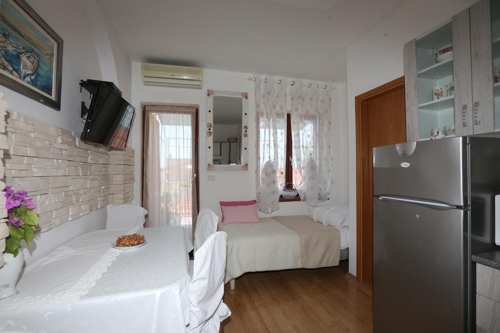 Apartmani Gloria Brodarica  Luaran gambar